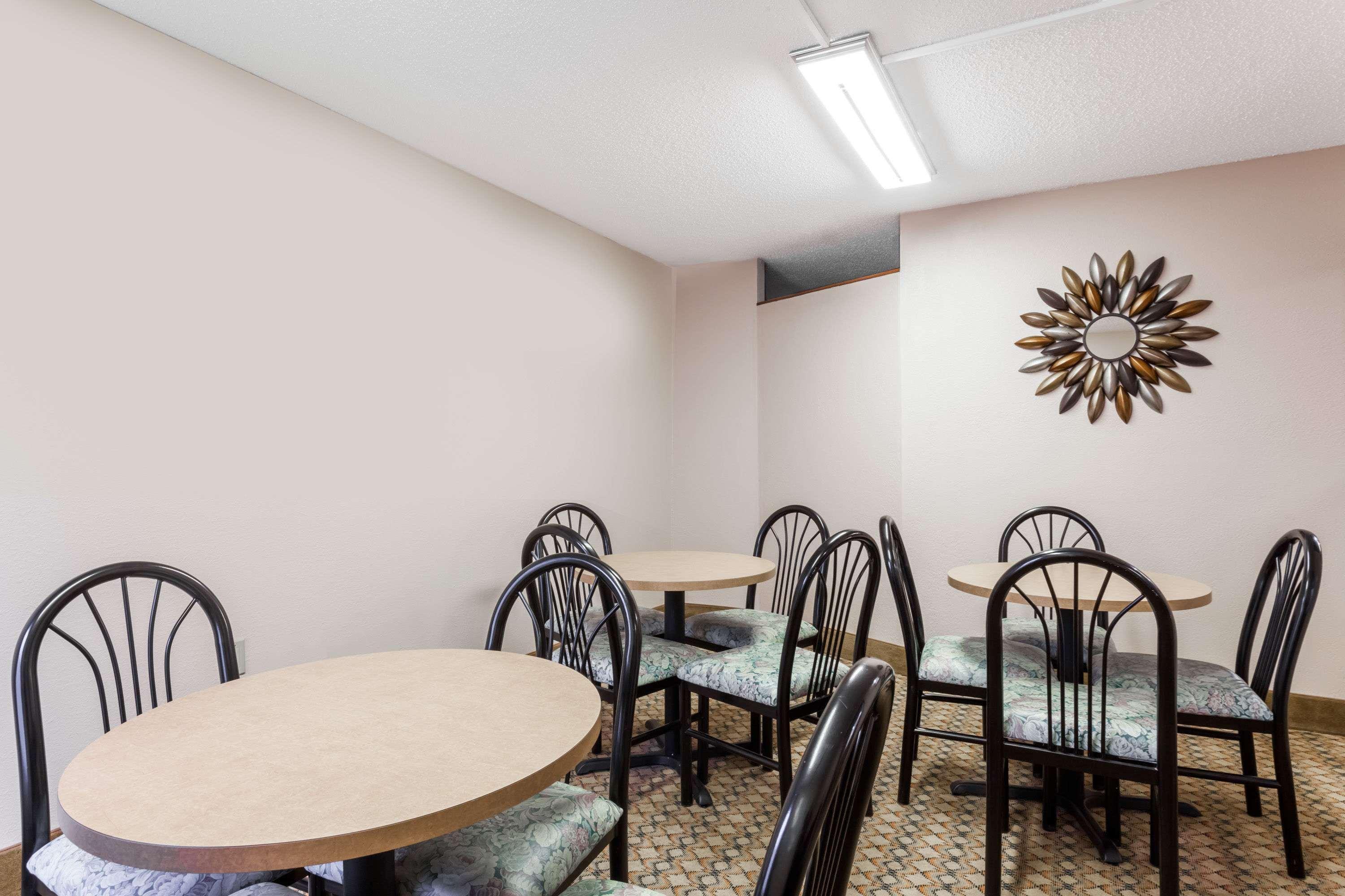 Super 8 By Wyndham Harrisburg Ξενοδοχείο Εξωτερικό φωτογραφία
